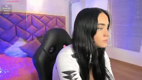 Elaia online show from 01-16-26, 04:27