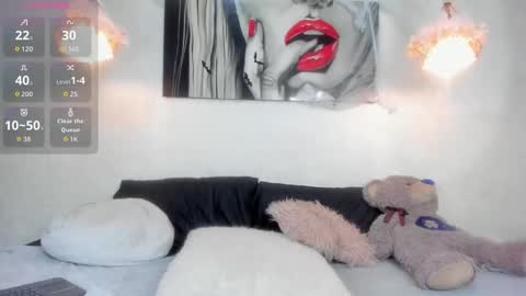 Snapshot of elaine6 chatting on 10-31-25, 07:37 eli online show from 10-31-25, 07:37