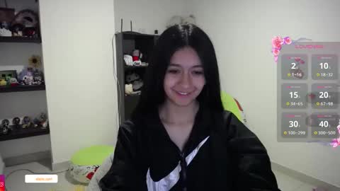 Snapshot of elaine_sun chatting on 10-19-25, 04:46 Elaine eli online show from 10-19-25, 04:46