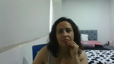 Elaine online show from 09-21-25, 04:41