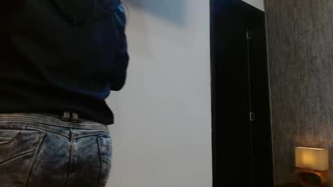 Snapshot of elamurray chatting on 12-01-25, 11:15 elamurray online show from 12-01-25, 11:15