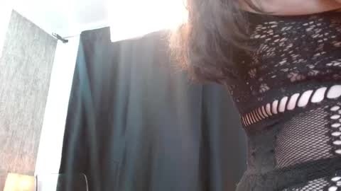 Snapshot of elamurray chatting on 12-18-25, 11:16 elamurray online show from 12-18-25, 11:16