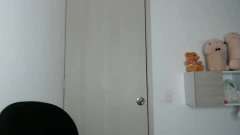 Snapshot of elandor__79876 chatting on 10-19-25, 11:33 elandor online show from 10-19-25, 11:33