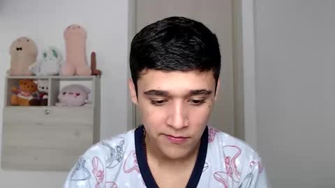 Snapshot of elandor__79876 chatting on 12-15-25, 06:50 elandor online show from 12-15-25, 06:50