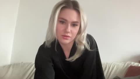 elaraluxxxe online show from 11-04-25, 11:09