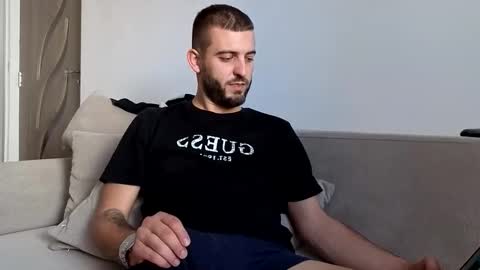 elchapoguzman95 online show from 10-29-25, 09:55