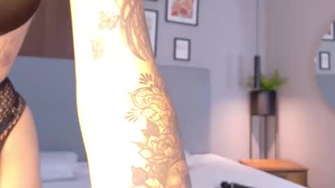 Snapshot of electrascot chatting on 10-18-25, 07:03 ELECTRA online show from 10-18-25, 07:03