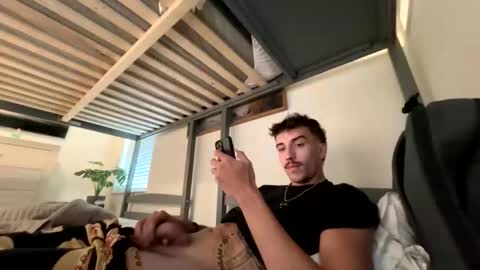 Snapshot of electron448 chatting on 10-19-25, 05:57 electron448 online show from 10-19-25, 05:57