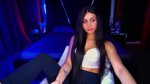 elegant_mysterious online show from 09-14-25, 02:44