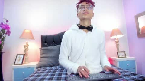 Elegant online show from 12-31-24, 02:51