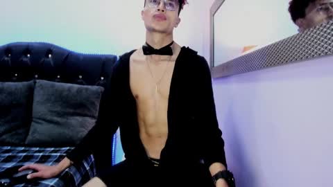 Elegant online show from 01-11-25, 02:41