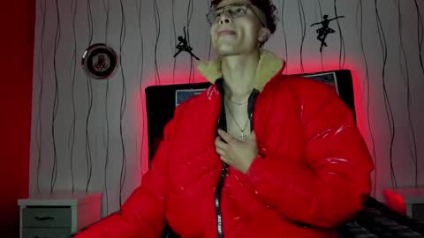 Elegant online show from 01-19-25, 02:47