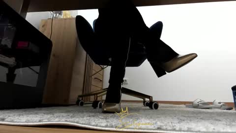 eleganzavogue online show from 11-20-25, 10:04