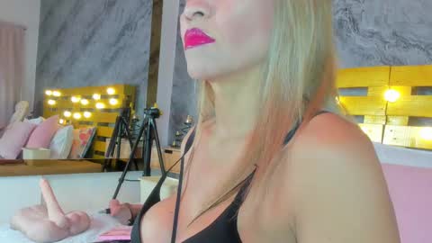 Elena online show from 02-13-25, 07:10