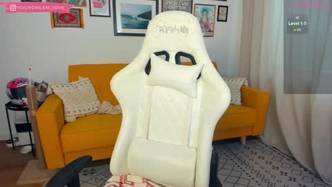 Snapshot of elenalooove chatting on 12-27-24, 06:14 Elena insta yourdream 1ove online show from 12-27-24, 06:14