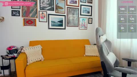 Snapshot of elenalooove chatting on 02-18-25, 05:09 Elena insta yourdream 1ove online show from 02-18-25, 05:09