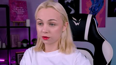 elenamonroee online show from 10-13-25, 02:55