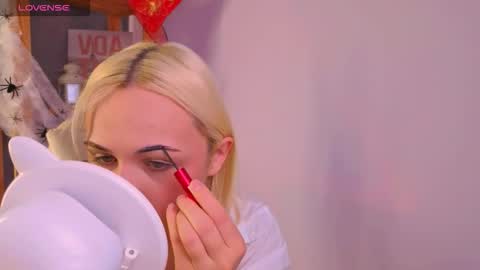 elenamonroee online show from 10-25-25, 03:47