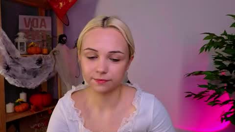 elenamonroee online show from 10-27-25, 03:32