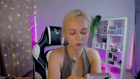elenamonroee online show from 11-10-25, 04:33