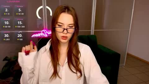 elenaoconar online show from 10-20-25, 05:52