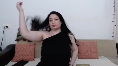 Snapshot of elenatroyy chatting on 02-08-25, 09:15 ElenaTroyy online show from 02-08-25, 09:15