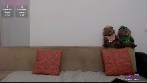 Snapshot of elenatroyy chatting on 09-15-25, 08:42 ElenaTroyy online show from 09-15-25, 08:42