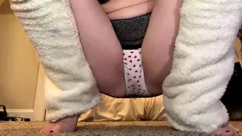 Elenore Hoesevelt online show from 10-31-25, 02:34