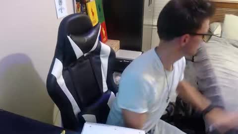 Walker online show from 09-15-25, 01:16