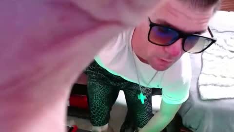 Walker online show from 09-29-25, 04:17