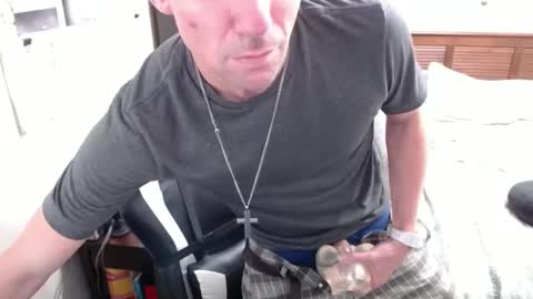 Walker online show from 10-04-25, 07:28