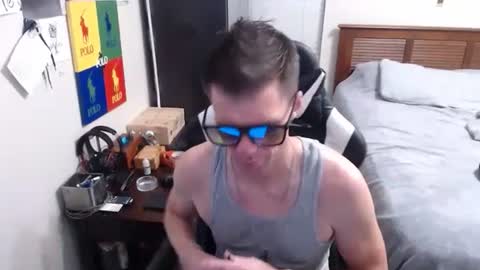 Walker online show from 10-14-25, 04:02