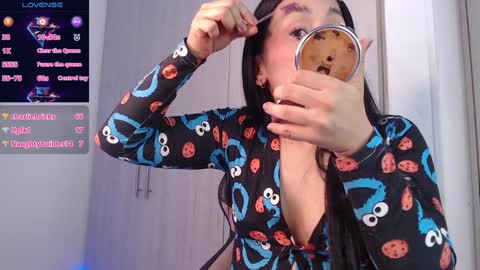 Millie bobby online show from 01-27-25, 05:48