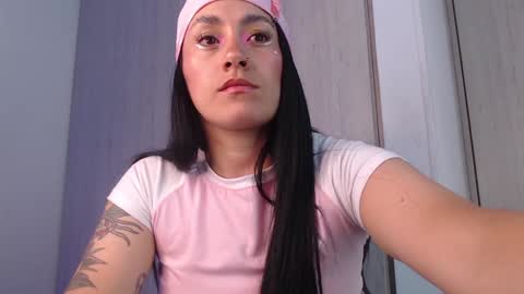 Millie bobby online show from 01-31-25, 02:39
