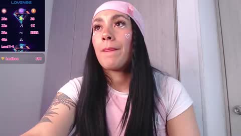 Millie bobby online show from 02-28-25, 03:26