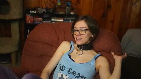 Snapshot of elfenemma chatting on 11-08-25, 07:34 Emma online show from 11-08-25, 07:34