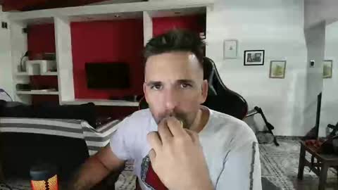 Snapshot of elfetas chatting on 01-04-25, 01:21 elfetas online show from 01-04-25, 01:21