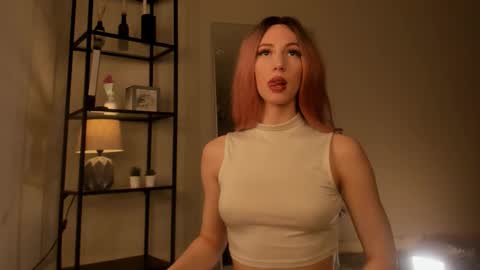 Elfie online show from 11-16-25, 06:19