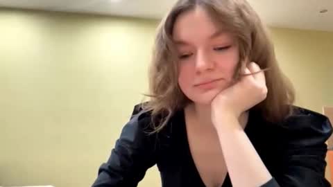 Snapshot of elfredabalderama chatting on 03-02-26, 06:15 Mila online show from 03-02-26, 06:15