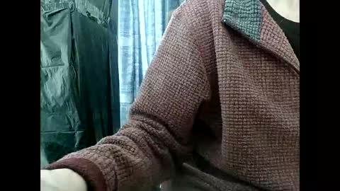 Snapshot of elfyonee chatting on 01-10-25, 10:06 elfyonee online show from 01-10-25, 10:06