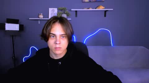 Snapshot of elian_flame chatting on 10-15-25, 08:47 elian_flame online show from 10-15-25, 08:47