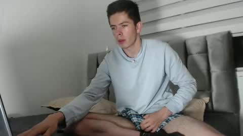 Snapshot of elian_tg chatting on 12-12-24, 02:15 Elian online show from 12-12-24, 02:15