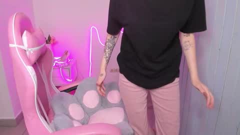 elieiza_xo online show from 10-14-25, 08:59