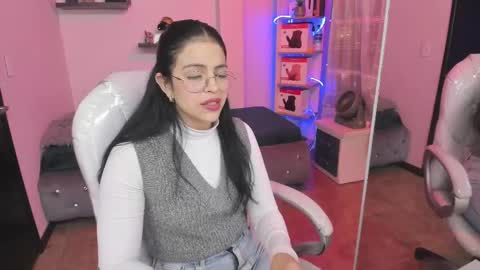 Eliie online show from 02-19-25, 05:16