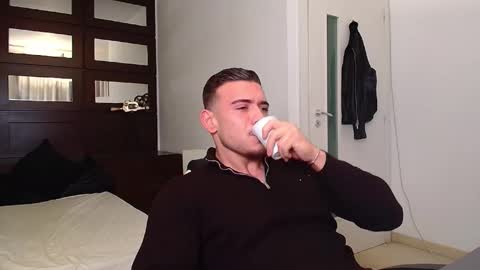 ElijahThorne online show from 11-23-25, 05:40