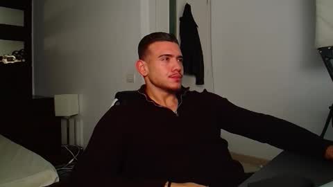 ElijahThorne online show from 11-25-25, 05:51