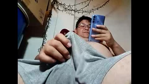 Snapshot of elimposstor chatting on 12-15-24, 10:37 elimposstor online show from 12-15-24, 10:37