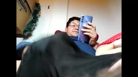 Snapshot of elimposstor chatting on 01-09-25, 01:18 elimposstor online show from 01-09-25, 01:18