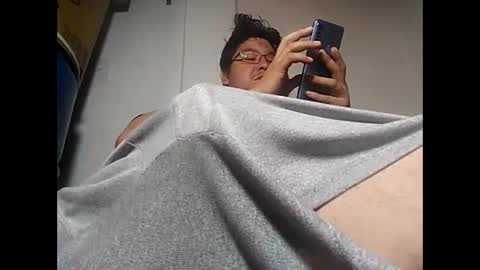 Snapshot of elimposstor chatting on 02-24-25, 02:37 elimposstor online show from 02-24-25, 02:37