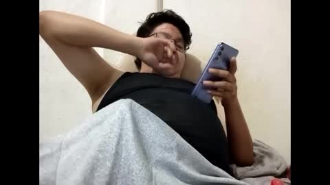 Snapshot of elimposstor chatting on 10-05-25, 01:04 elimposstor online show from 10-05-25, 01:04